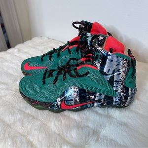 Nike Lebron XII 12 GS Emerald Green Christmas Youth Shoes 5Y
